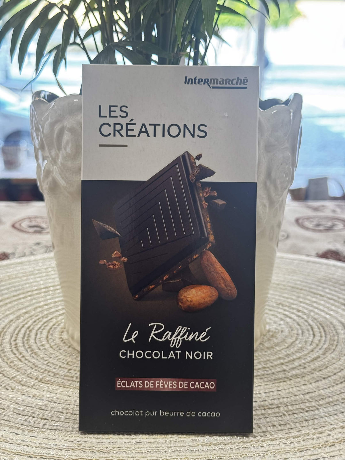 Les Créations Le Raffiné Hořká čokoláda s křupavými kakaovými boby (Chocolat Noir - Éclats de Fèves de Cacao)