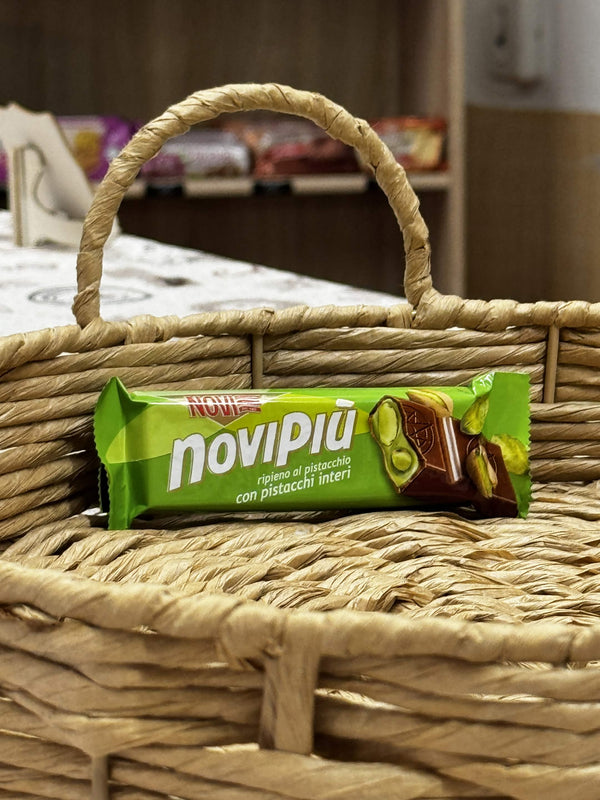 Novi Novipiù Čokoládová tyčinka s pistáciovým krémem a celými pistáciemi (Ripieno al pistacchio con pistacchi interi)