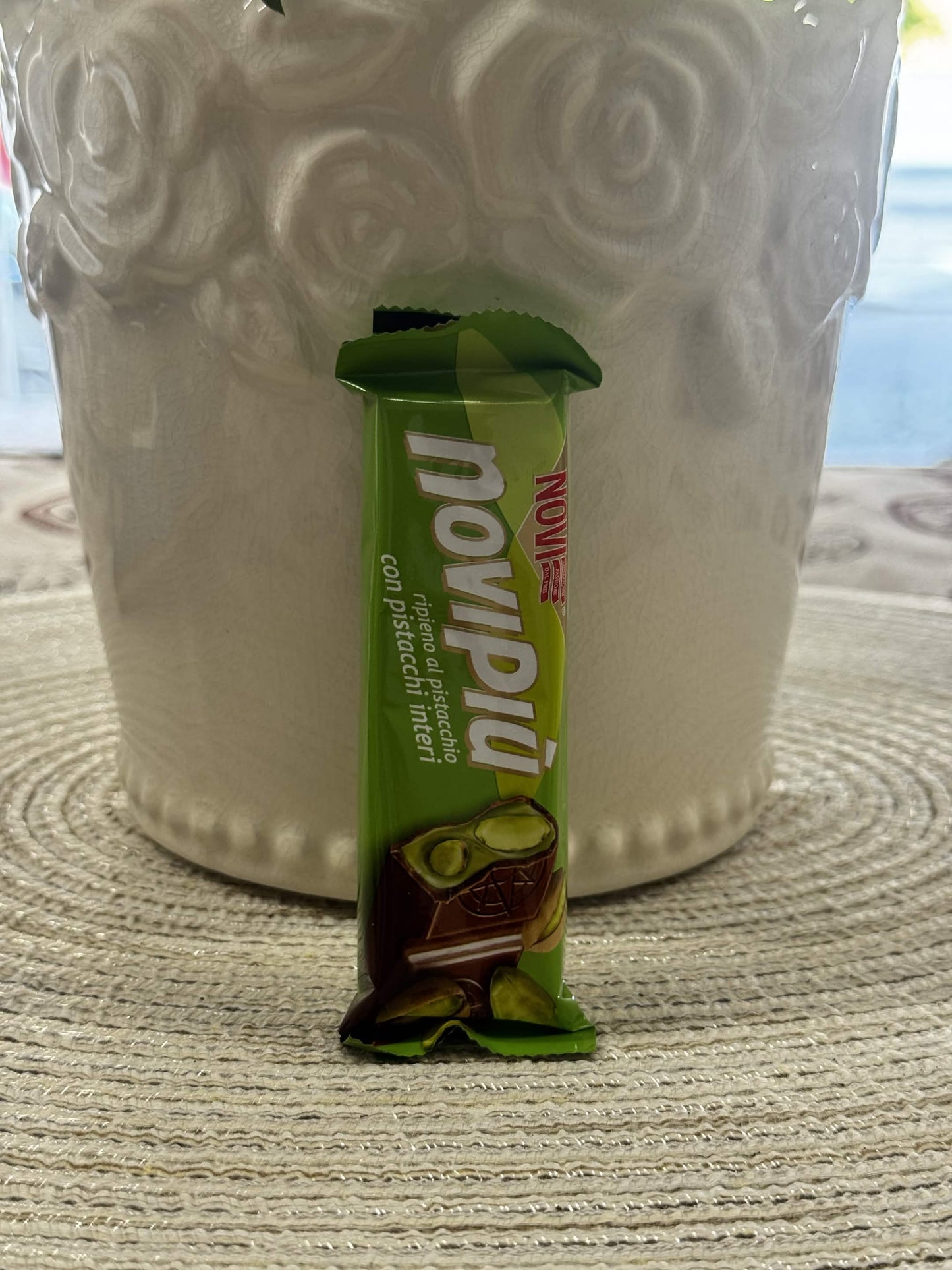 Novi Novipiù Čokoládová tyčinka s pistáciovým krémem a celými pistáciemi (Ripieno al pistacchio con pistacchi interi)