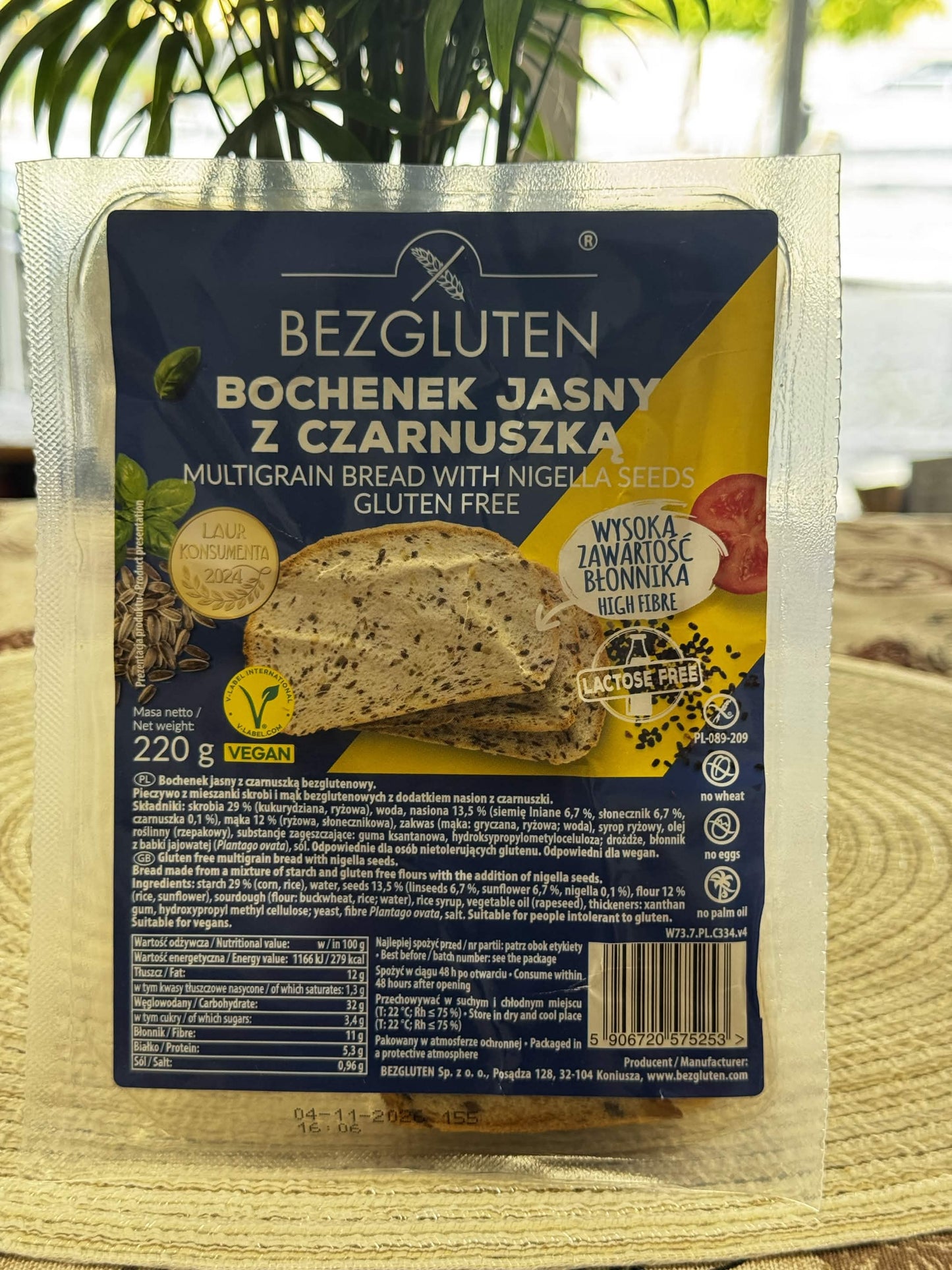 Bezgluten Světlý vícezrnný chléb s černuchou (Bochenek Jasny z Czarnuszką) 220 g