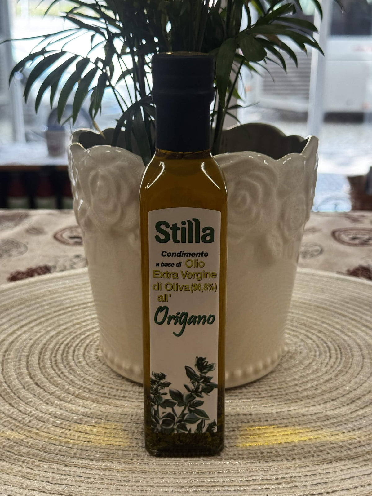 Stilla Extra panenský olivový olej s oreganem (Condimento a base di Olio Extra Vergine di Oliva all'Origano) 250 ml