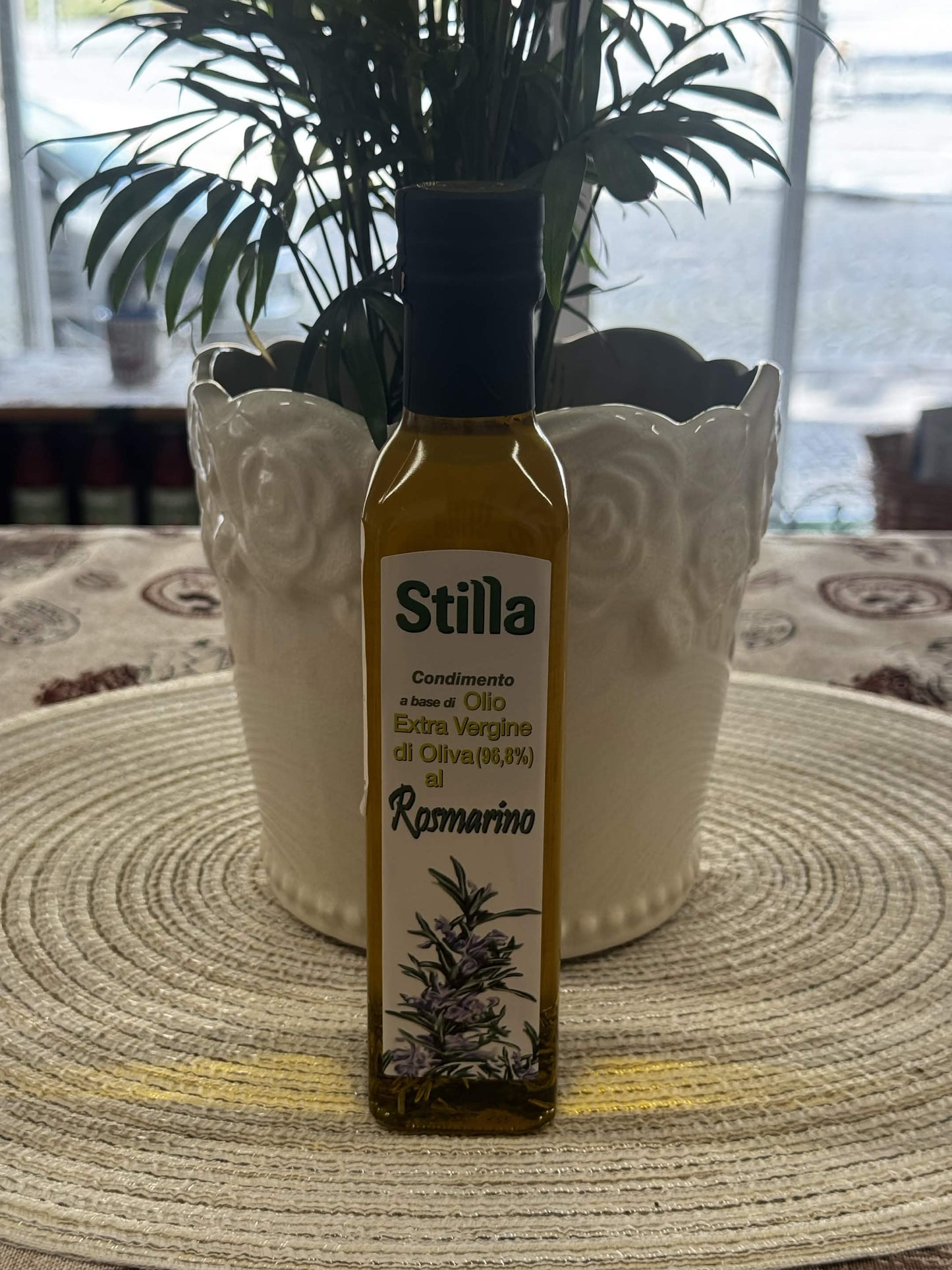 Stilla Extra panenský olivový olej s rozmarýnem (Condimento a base di Olio Extra Vergine di Oliva al Rosmarino) 250 ml