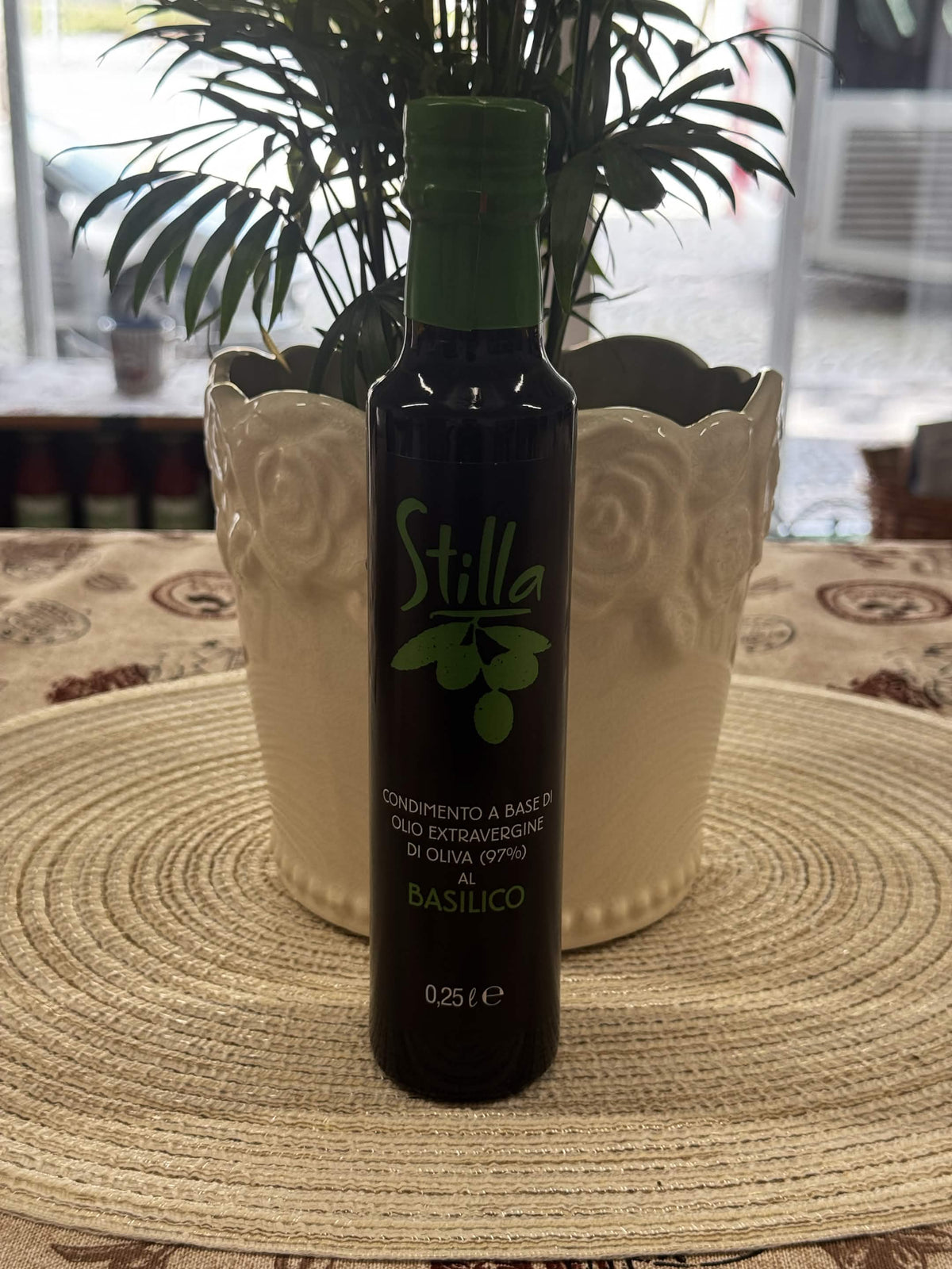 Stilla Extra panenský olivový olej s bazalkou (Condimento a base di Olio Extravergine di Oliva al Basilico) 250 ml
